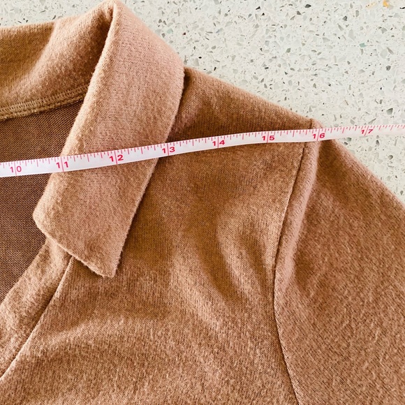 Women’s Crop Top With Cutout - Picture 3 of 8